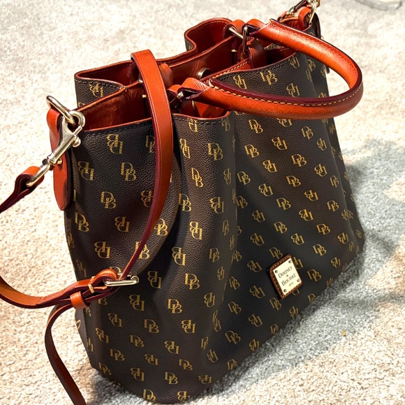 Handbag - Picture 2 of 3